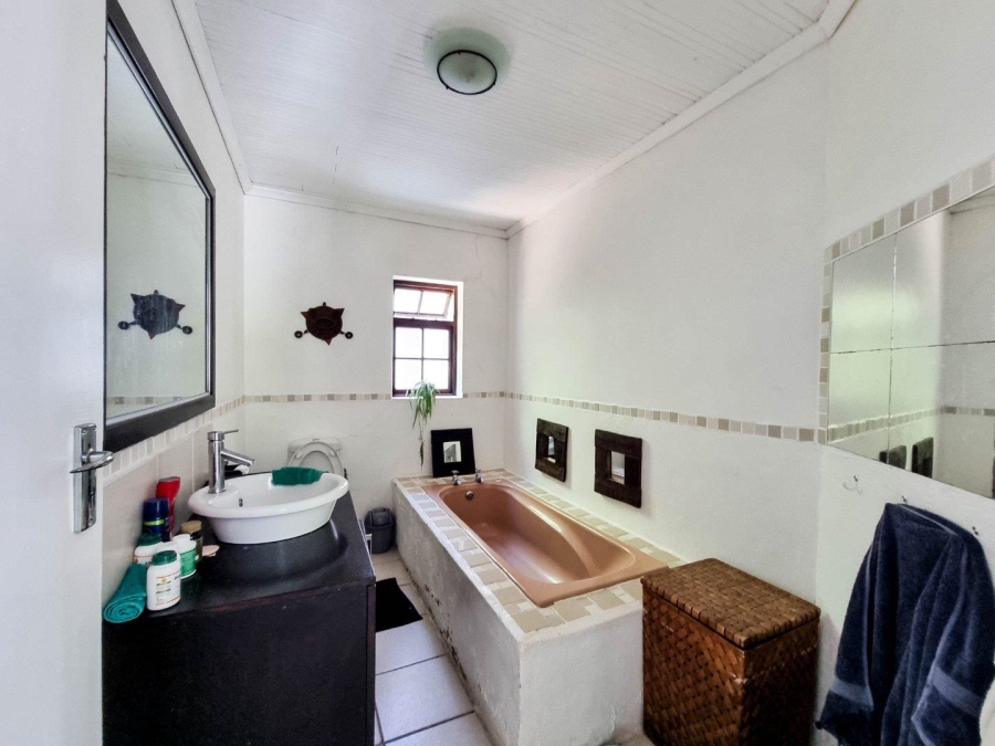 4 Bedroom Property for Sale in Sandbaai Western Cape